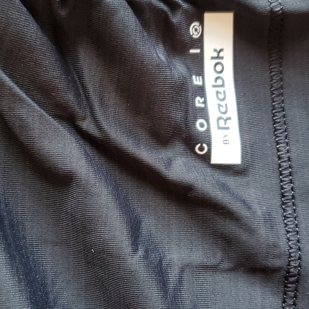 Small Reebok Core I Activewear black top fitted tank - Picture 5 of 5